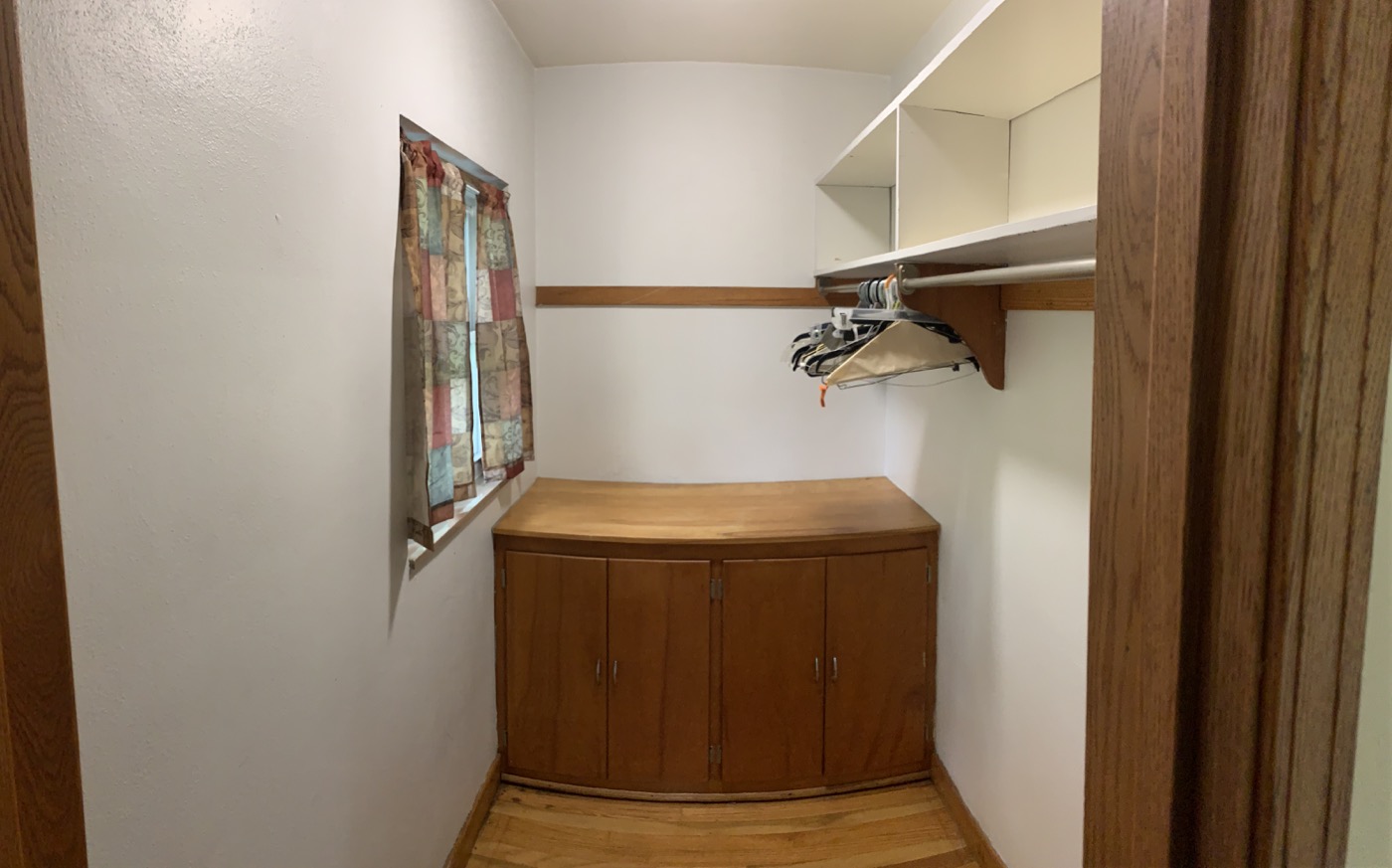 Closet — upper unit